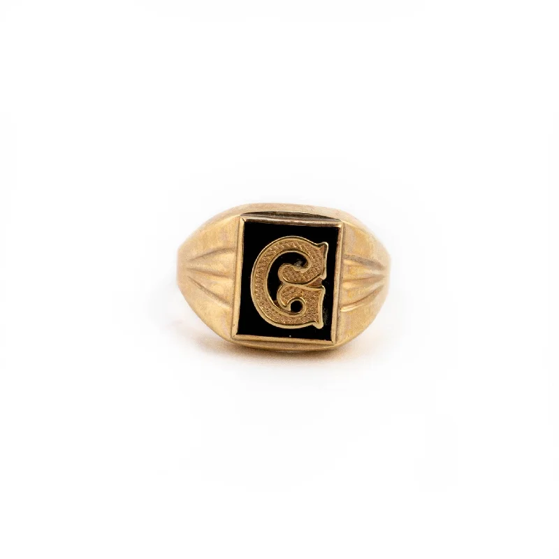 Fluid gem rings-Gold G Signet Ring