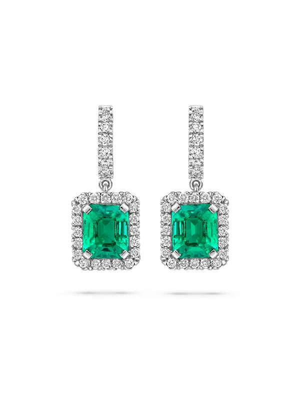 Astro design earrings-Vintage Emerald Platinum Drop Earrings