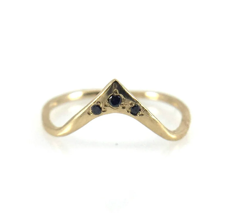 Quartz stone rings-High Arc Black Diamond Ring