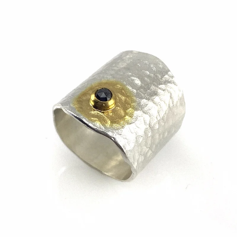 Surf design rings-Bright Silver Hammer Textured Diamond Ring