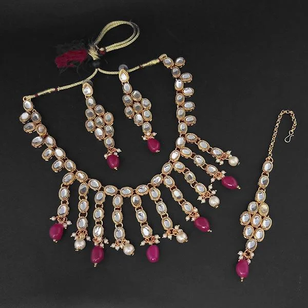 Mesh choker necklaces-Kriaa Kundan And Maroon Beads Gold Plated Necklace Set With Maang Tikka - 1107977B