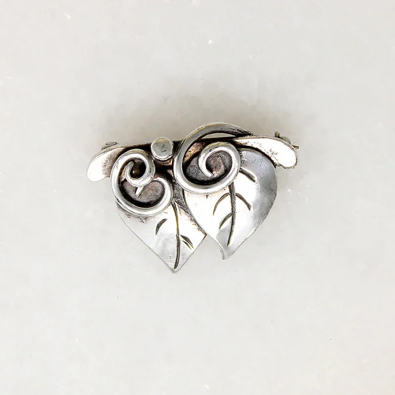 Astro motif brooch-Tender Little Ivy Leaf Brooch in Sterling Silver