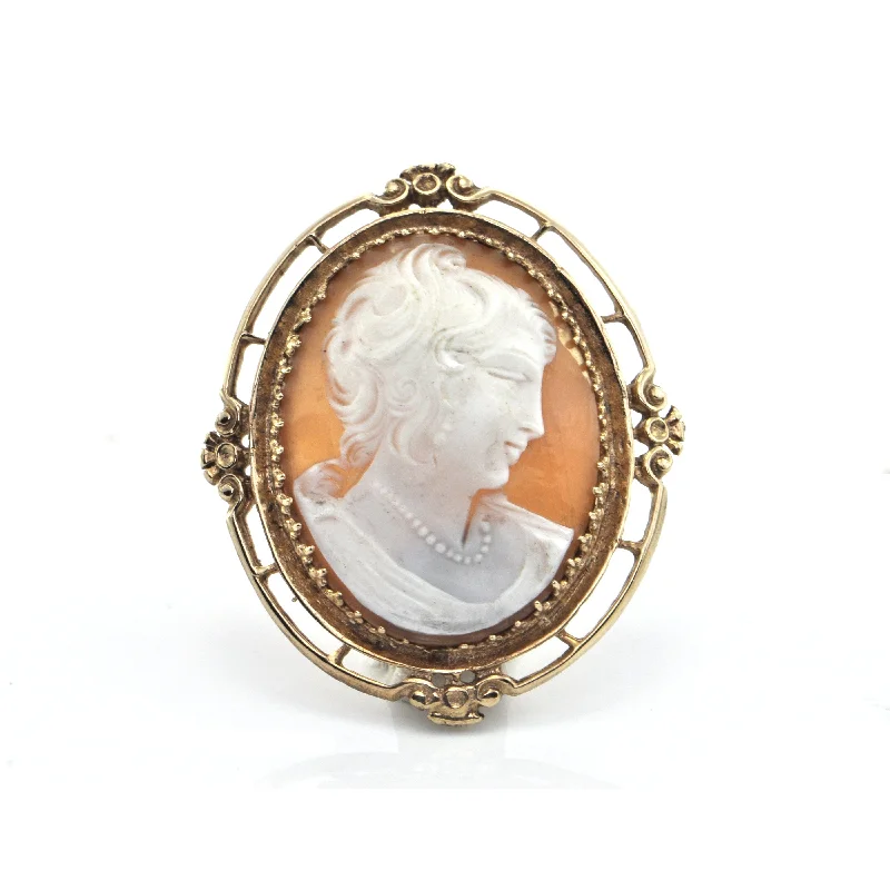 Birch grain brooch-Vintage 14K Yellow Gold Shell Cameo Brooch /Pendant