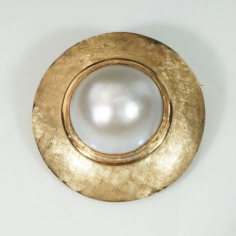 Surf motif brooch-Subtle Mabé Pearl & Engraved Gold Brooch