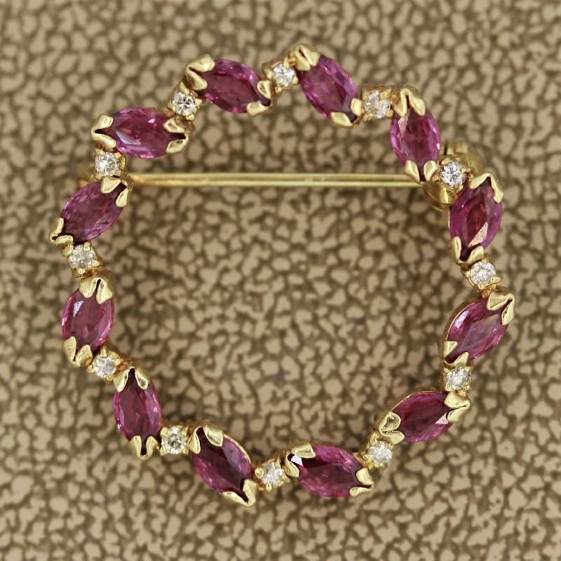 Shiny enamel brooch-Ruby Diamond Gold Wreath Pin-Brooch