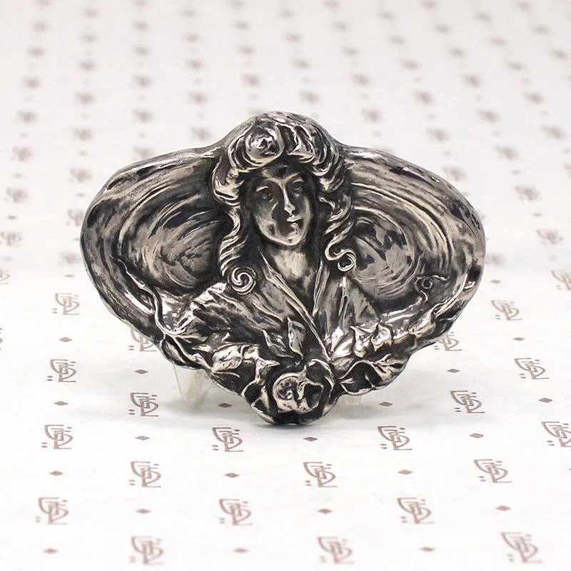 Subtle filigree brooch-Art Nouveau Silver Brooch Seashell Lady