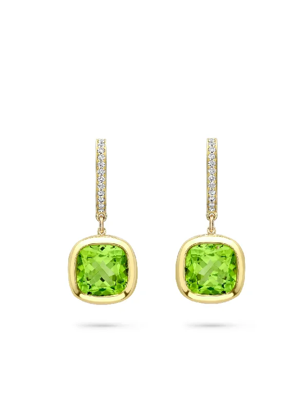 Large hoop earrings-Florentine Dolce Vita Cushion Peridot Yellow Gold Earrings